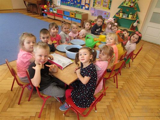 Grafika #1: 22.03.2019 Maluszki zakładają zielony ogródek