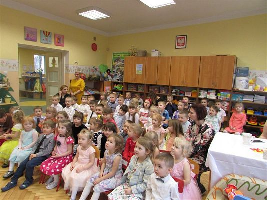 Grafika #0: 08.03.2019 Koncert muzyczny pt.&quot;Z muzyką dookoła świata&quot;