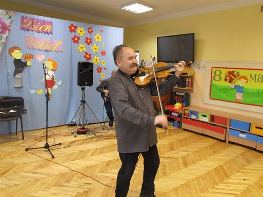 Grafika #4: 08.03.2019 Koncert muzyczny pt.&quot;Z muzyką dookoła świata&quot;