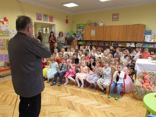 Grafika #5: 08.03.2019 Koncert muzyczny pt.&quot;Z muzyką dookoła świata&quot;