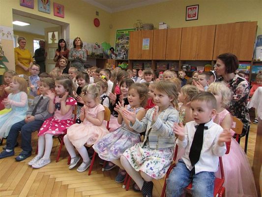 Grafika #6: 08.03.2019 Koncert muzyczny pt.&quot;Z muzyką dookoła świata&quot;