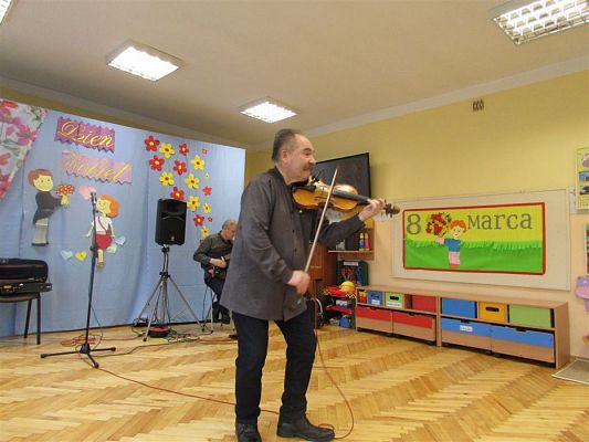 Grafika #10: 08.03.2019 Koncert muzyczny pt.&quot;Z muzyką dookoła świata&quot;