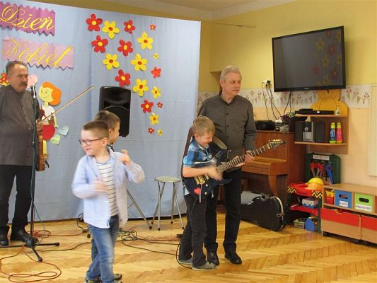 Grafika #27: 08.03.2019 Koncert muzyczny pt.&quot;Z muzyką dookoła świata&quot;