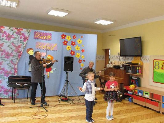 Grafika #30: 08.03.2019 Koncert muzyczny pt.&quot;Z muzyką dookoła świata&quot;