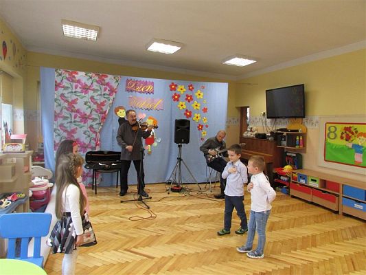 Grafika #36: 08.03.2019 Koncert muzyczny pt.&quot;Z muzyką dookoła świata&quot;