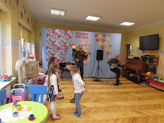 Grafika #38: 08.03.2019 Koncert muzyczny pt.&quot;Z muzyką dookoła świata&quot;