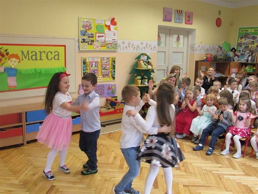 Grafika #43: 08.03.2019 Koncert muzyczny pt.&quot;Z muzyką dookoła świata&quot;