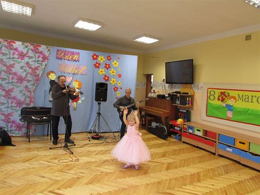 Grafika #50: 08.03.2019 Koncert muzyczny pt.&quot;Z muzyką dookoła świata&quot;