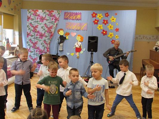 Grafika #57: 08.03.2019 Koncert muzyczny pt.&quot;Z muzyką dookoła świata&quot;