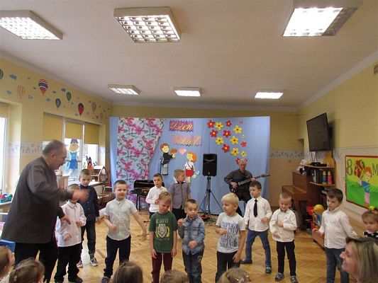 Grafika #58: 08.03.2019 Koncert muzyczny pt.&quot;Z muzyką dookoła świata&quot;