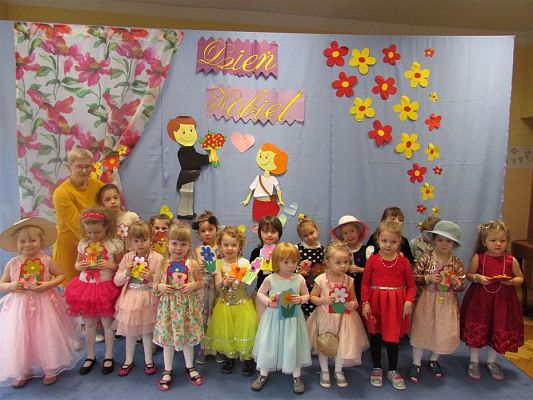 Grafika #19: 08.03.2019 Dzień Kobiet