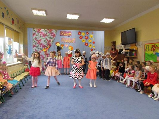 Grafika #26: 08.03.2019 Dzień Kobiet