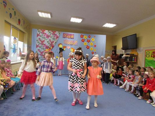 Grafika #27: 08.03.2019 Dzień Kobiet