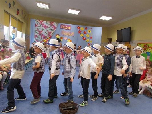 Grafika #28: 08.03.2019 Dzień Kobiet