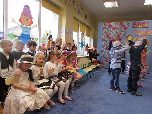 Grafika #36: 08.03.2019 Dzień Kobiet