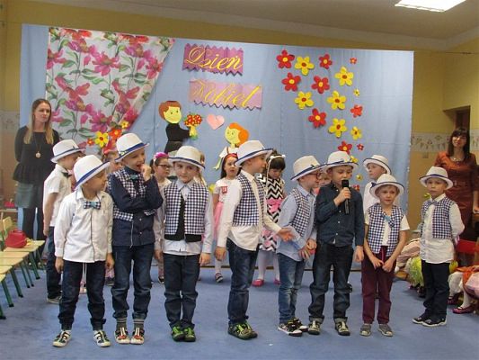 Grafika #38: 08.03.2019 Dzień Kobiet