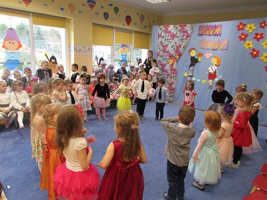 Grafika #50: 08.03.2019 Dzień Kobiet