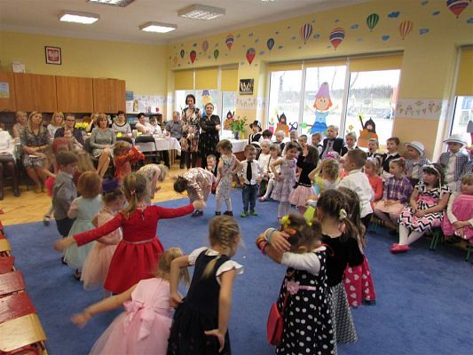 Grafika #51: 08.03.2019 Dzień Kobiet