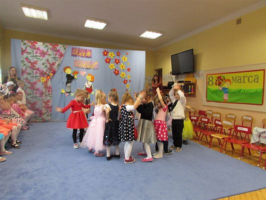 Grafika #54: 08.03.2019 Dzień Kobiet