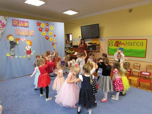 Grafika #55: 08.03.2019 Dzień Kobiet