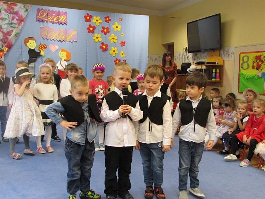 Grafika #57: 08.03.2019 Dzień Kobiet