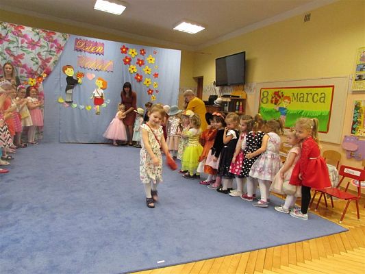 Grafika #69: 08.03.2019 Dzień Kobiet