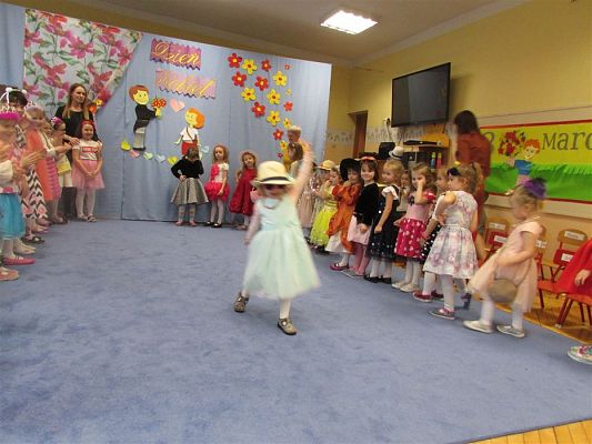 Grafika #70: 08.03.2019 Dzień Kobiet