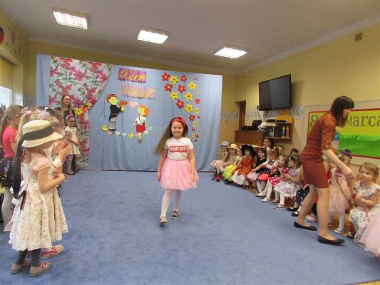 Grafika #74: 08.03.2019 Dzień Kobiet