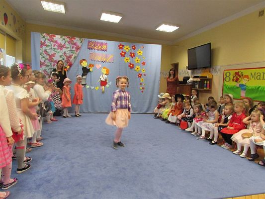 Grafika #77: 08.03.2019 Dzień Kobiet