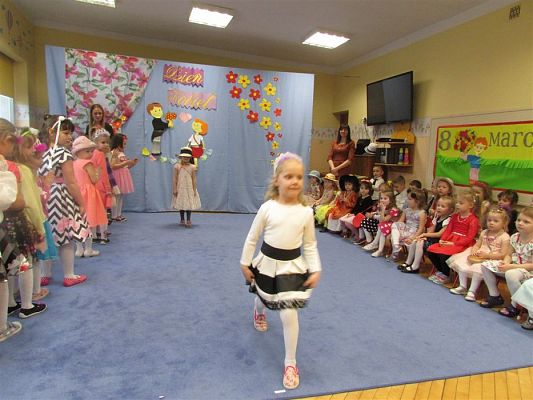 Grafika #85: 08.03.2019 Dzień Kobiet