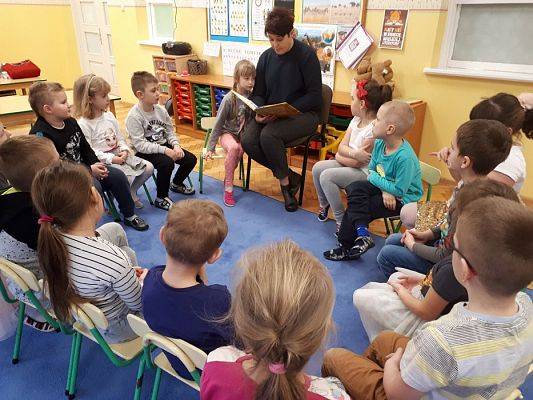 Grafika #1: 27.02.2019r "Mały miś w świecie wielkiej literatury"