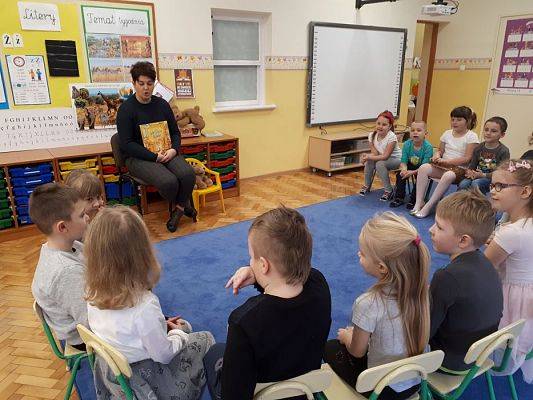 Grafika #6: 27.02.2019r "Mały miś w świecie wielkiej literatury"