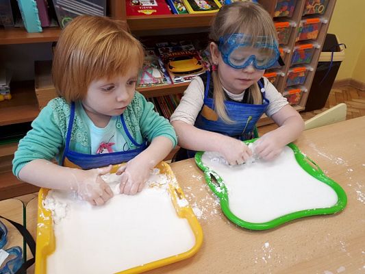 Grafika #2: 20.02.2019 Zabawy z cieczą nienewtonowską