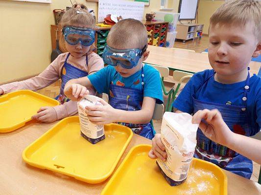 Grafika #5: 20.02.2019 Zabawy z cieczą nienewtonowską