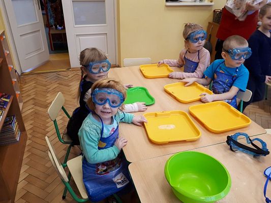 Grafika #8: 20.02.2019 Zabawy z cieczą nienewtonowską