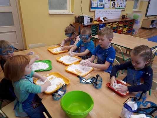 Grafika #9: 20.02.2019 Zabawy z cieczą nienewtonowską