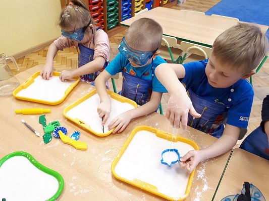 Grafika #10: 20.02.2019 Zabawy z cieczą nienewtonowską