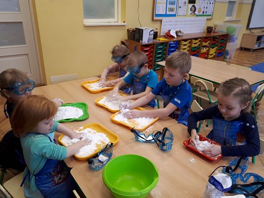 Grafika #16: 20.02.2019 Zabawy z cieczą nienewtonowską