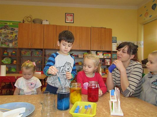 Grafika #20: 12.02.2019 Eksperymentujemy - eksplozja barw