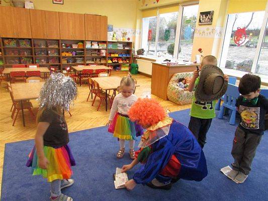 Grafika #0: 11.02.2019 W tanecznym rytmie witamy ferie!