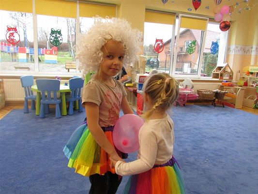 Grafika #4: 11.02.2019 W tanecznym rytmie witamy ferie!