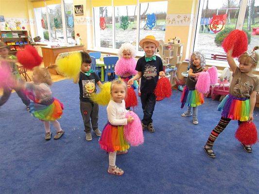 Grafika #15: 11.02.2019 W tanecznym rytmie witamy ferie!