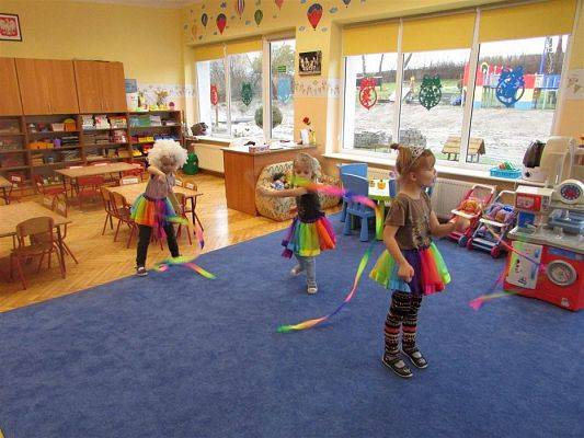 Grafika #21: 11.02.2019 W tanecznym rytmie witamy ferie!