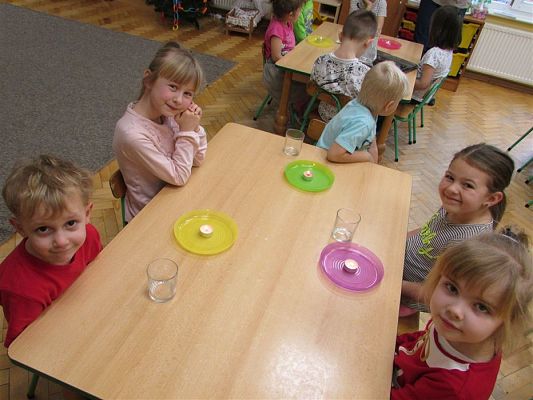 Grafika #4: Fotorelacja z Klubu Małego Odkrywcy