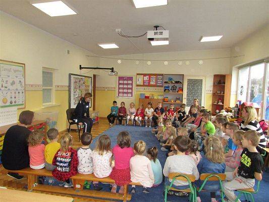 Grafika #0: 08.02.2019 Spotkanie z panią policjantką