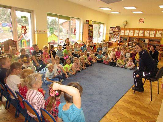 Grafika #2: 08.02.2019 Spotkanie z panią policjantką