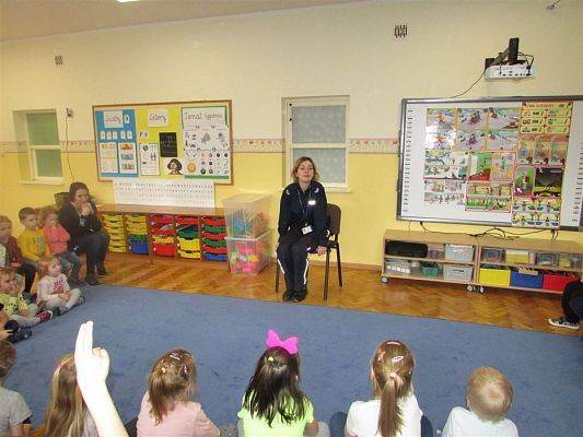 Grafika #3: 08.02.2019 Spotkanie z panią policjantką