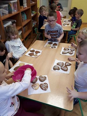 Grafika #6: Tajemnica ciasteczek- Pieczemy ciasteczka na Dzień Babci i Dziadka