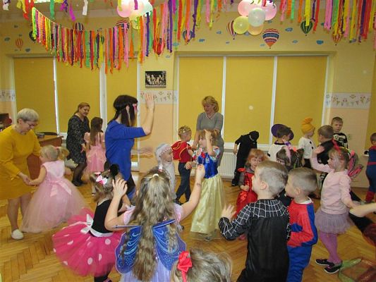 Grafika #20: 18.01.2019 Zabawa karnawałowa z Mikołajem