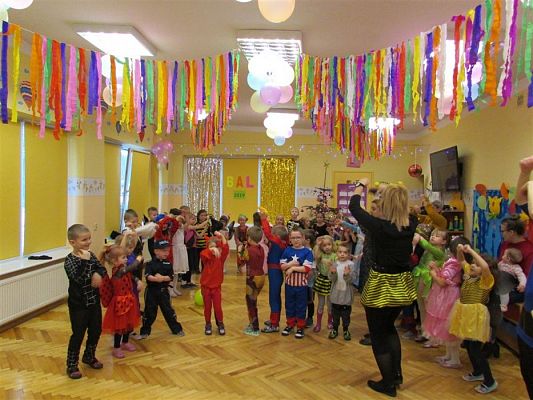 Grafika #23: 18.01.2019 Zabawa karnawałowa z Mikołajem